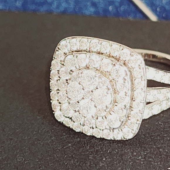 10k cruster center with a double halo diamond ring . - Picture 2 of 4